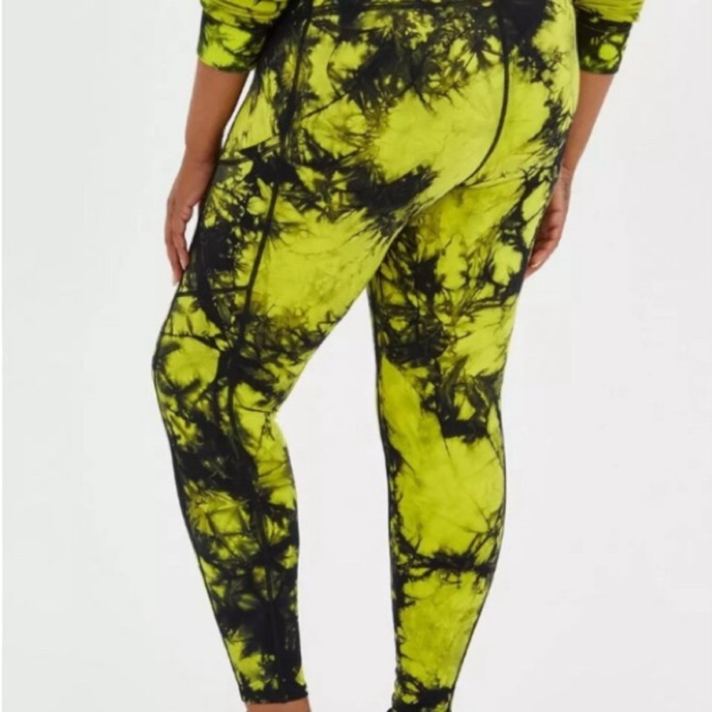 Torrid Neon Green & Black 3X Active Leggings & Sweatshirt - Picture 2 of 7